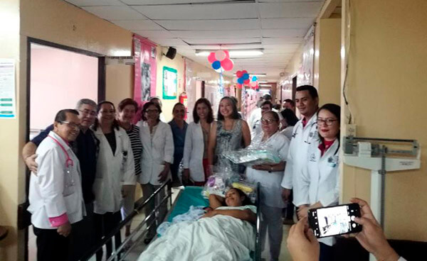 embajadora-chile-visita-hospital-bertha-calderon